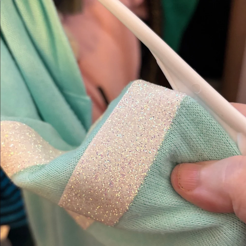 SO stylish mint